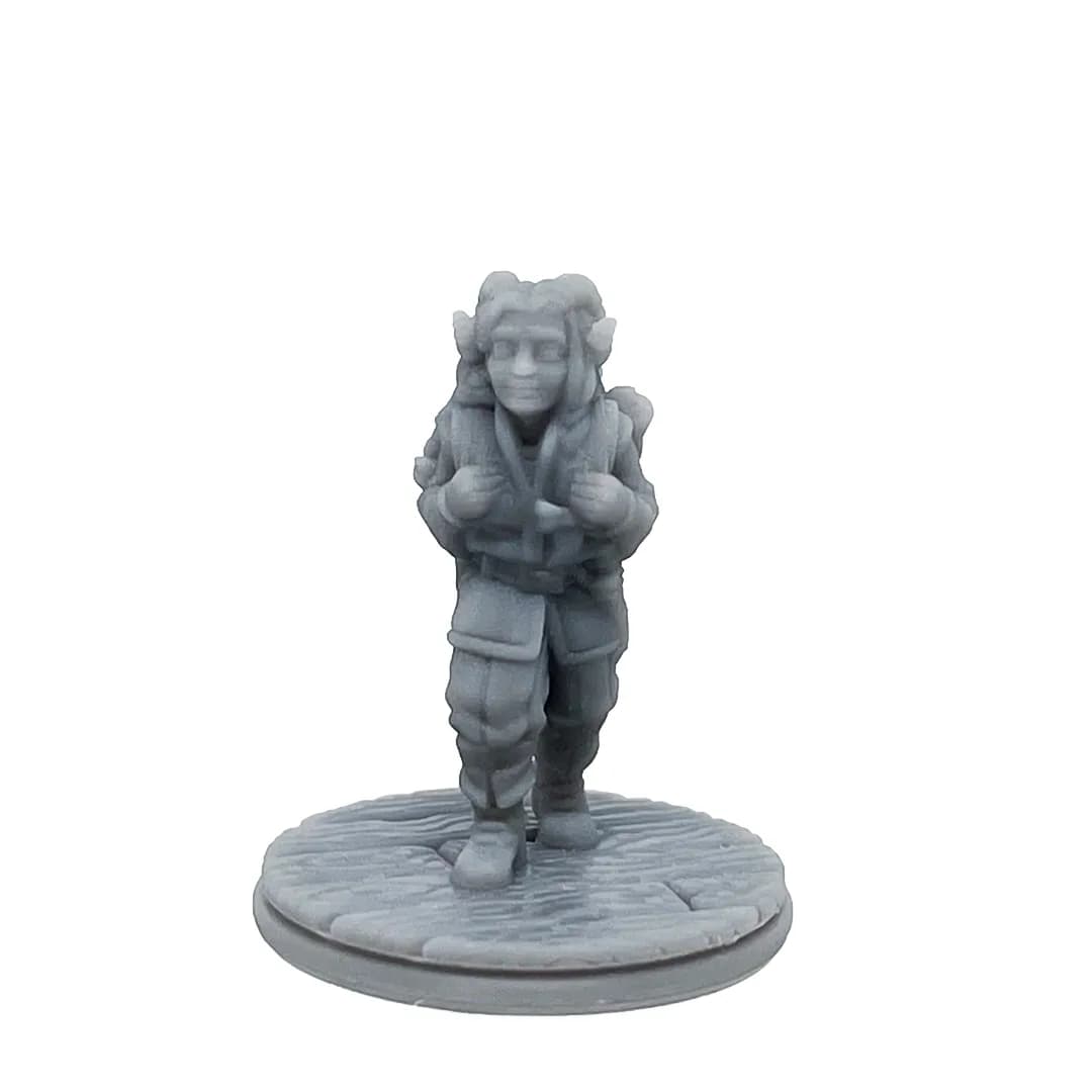 Imagen de #771 A - Tiefling Niña Aventurera - 25mm